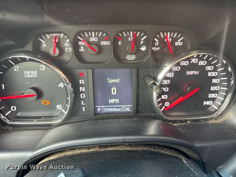 image for item EF2032 2018 Chevrolet Silverado 3500HD Crew Cab utility bed pickup truck