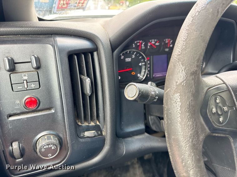 image for item EF2032 2018 Chevrolet Silverado 3500HD Crew Cab utility bed pickup truck