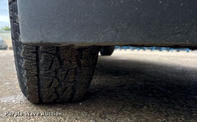 image for item EF2032 2018 Chevrolet Silverado 3500HD Crew Cab utility bed pickup truck