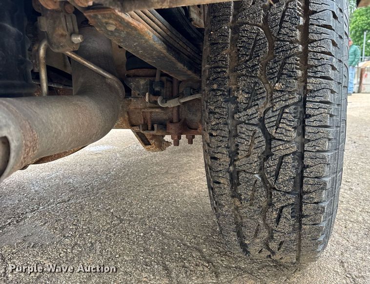 image for item EF2032 2018 Chevrolet Silverado 3500HD Crew Cab utility bed pickup truck