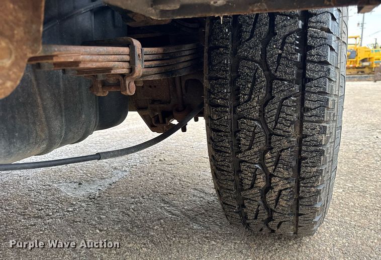 image for item EF2032 2018 Chevrolet Silverado 3500HD Crew Cab utility bed pickup truck