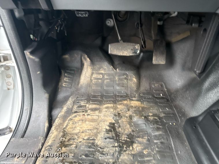 image for item EG5726 2016 Ford F650 Super Duty box truck