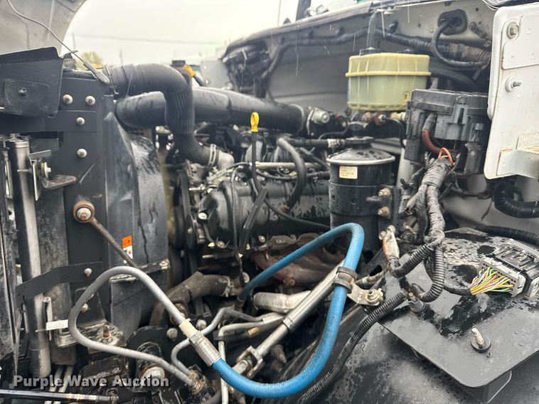 image for item EG5726 2016 Ford F650 Super Duty box truck