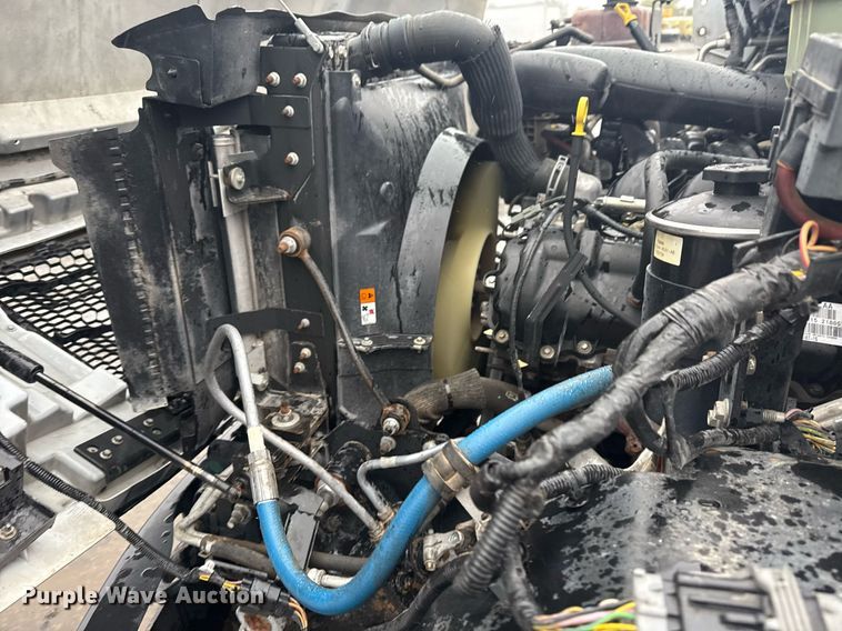 image for item EG5726 2016 Ford F650 Super Duty box truck