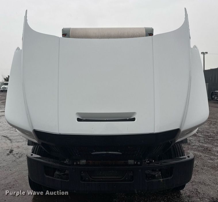 image for item EG5726 2016 Ford F650 Super Duty box truck