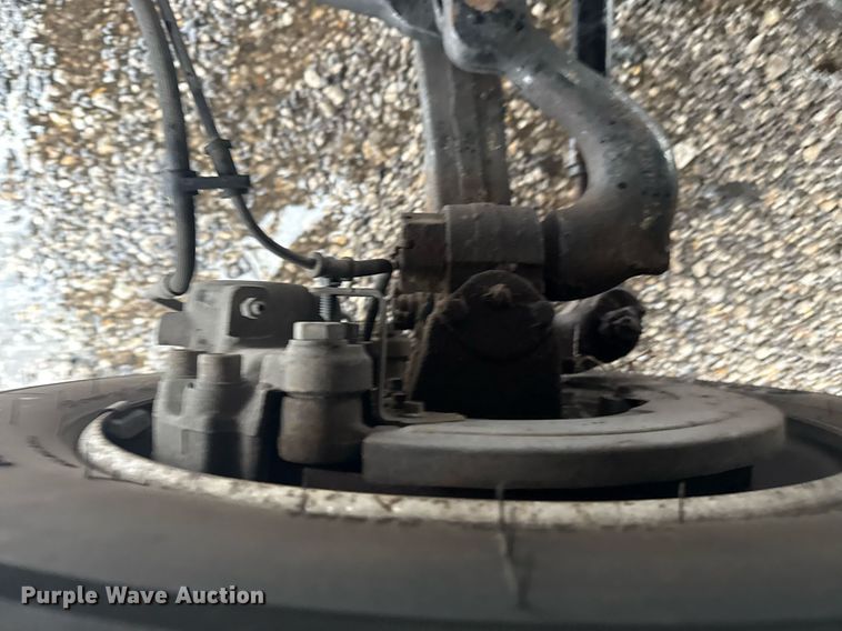 image for item EG5726 2016 Ford F650 Super Duty box truck