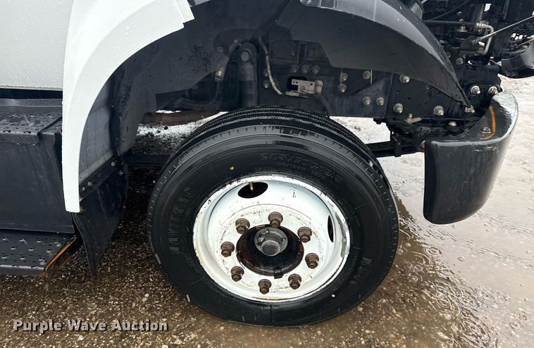 image for item EG5726 2016 Ford F650 Super Duty box truck