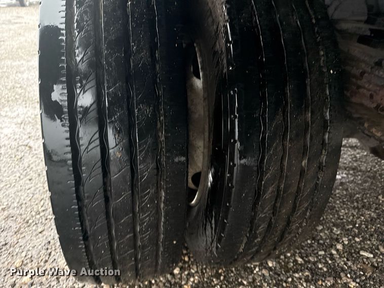 image for item EG5726 2016 Ford F650 Super Duty box truck