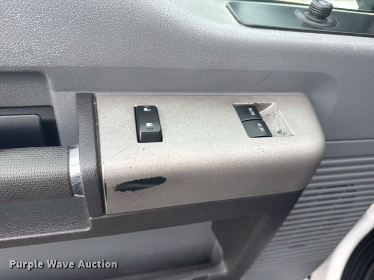 image for item EG5775 2017 Ford F650 Super Duty box truck