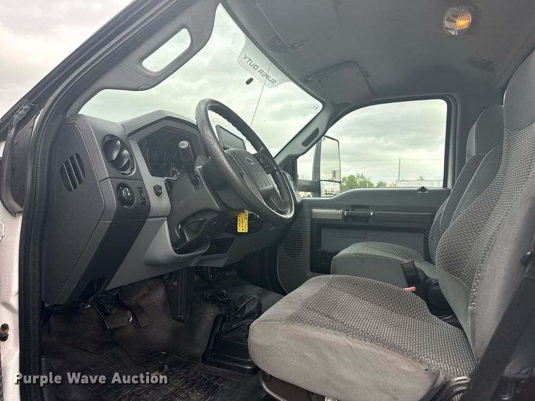 image for item EG5775 2017 Ford F650 Super Duty box truck