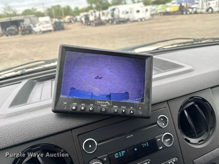 image for item EG5775 2017 Ford F650 Super Duty box truck