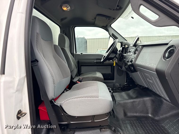 image for item EG5775 2017 Ford F650 Super Duty box truck