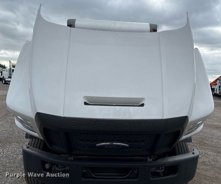 image for item EG5775 2017 Ford F650 Super Duty box truck