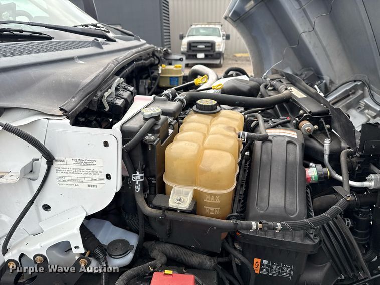 image for item EG5775 2017 Ford F650 Super Duty box truck