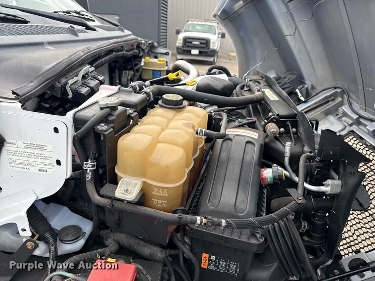 image for item EG5775 2017 Ford F650 Super Duty box truck