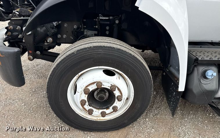 image for item EG5775 2017 Ford F650 Super Duty box truck