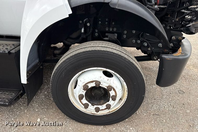 image for item EG5775 2017 Ford F650 Super Duty box truck