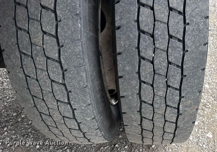 image for item EG5775 2017 Ford F650 Super Duty box truck