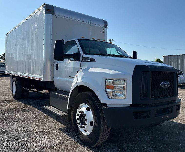 image for item EG5833 2016 Ford F650 Super Duty box truck