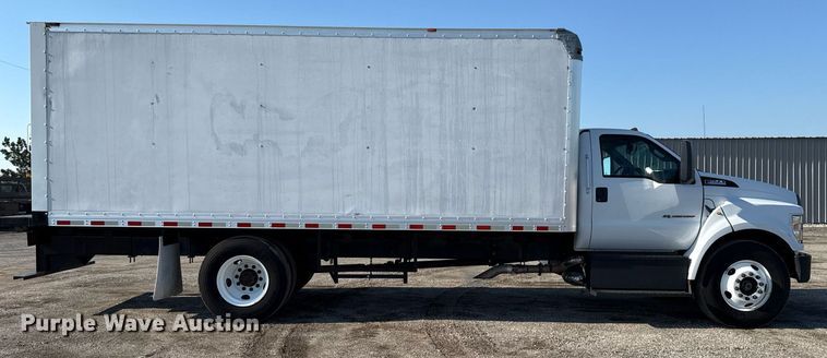 image for item EG5833 2016 Ford F650 Super Duty box truck