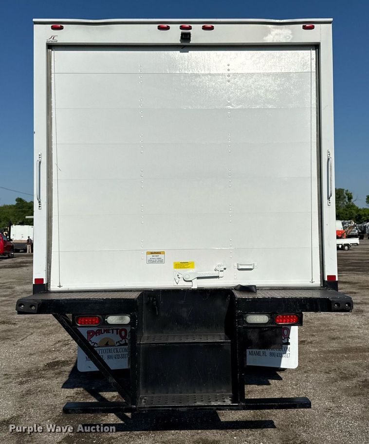 image for item EG5833 2016 Ford F650 Super Duty box truck