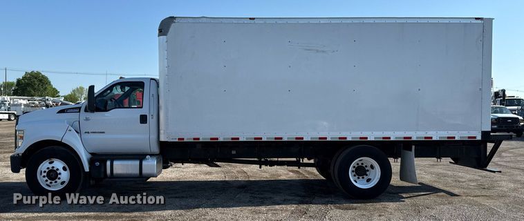 image for item EG5833 2016 Ford F650 Super Duty box truck