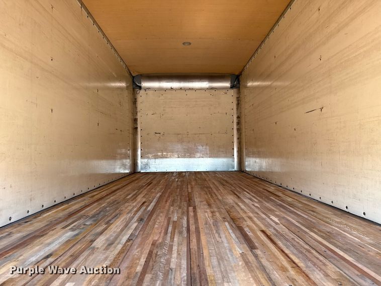 image for item EG5833 2016 Ford F650 Super Duty box truck