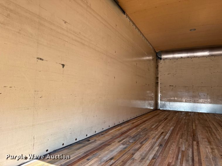 image for item EG5833 2016 Ford F650 Super Duty box truck