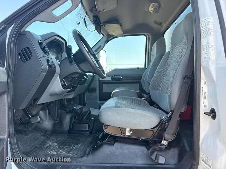 image for item EG5833 2016 Ford F650 Super Duty box truck