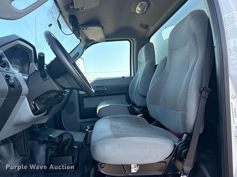 image for item EG5833 2016 Ford F650 Super Duty box truck