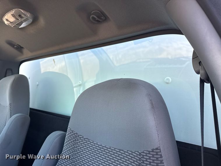 image for item EG5833 2016 Ford F650 Super Duty box truck