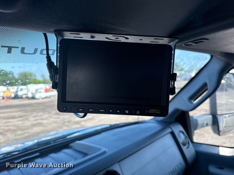 image for item EG5833 2016 Ford F650 Super Duty box truck