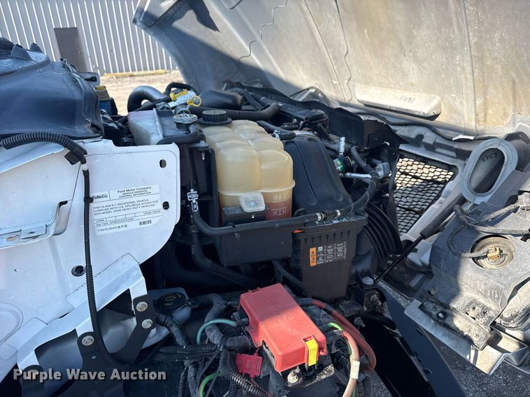 image for item EG5833 2016 Ford F650 Super Duty box truck