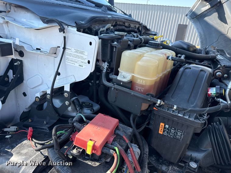 image for item EG5833 2016 Ford F650 Super Duty box truck