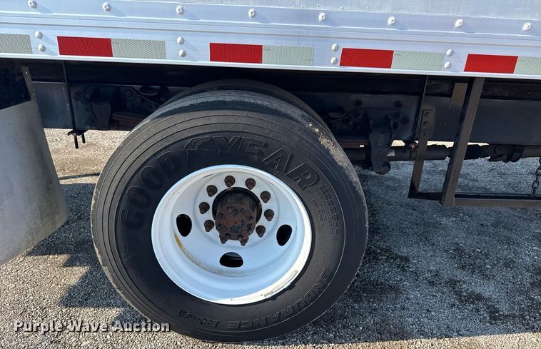 image for item EG5833 2016 Ford F650 Super Duty box truck