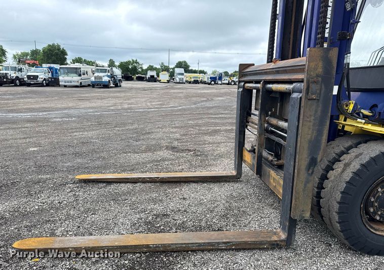 image for item EG5861 1999 Komatsu FD 135-6 forklift