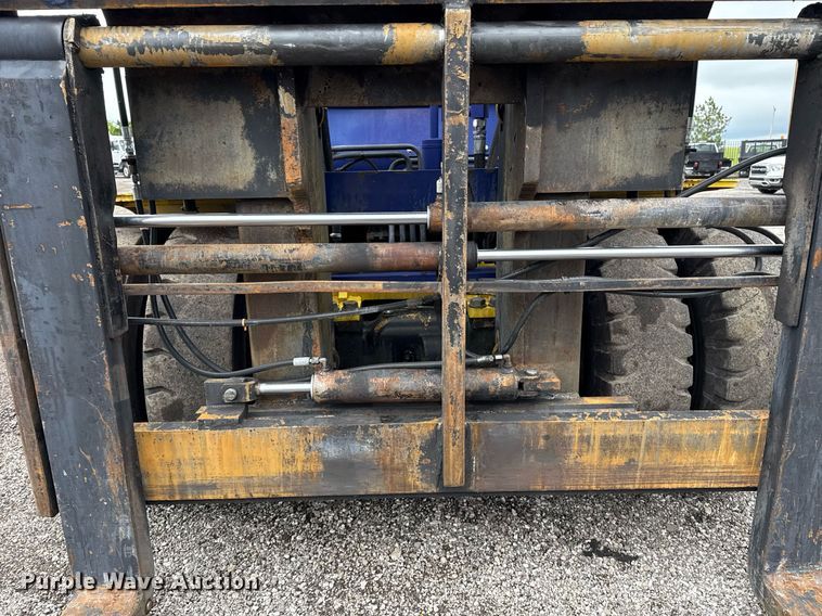 image for item EG5861 1999 Komatsu FD 135-6 forklift