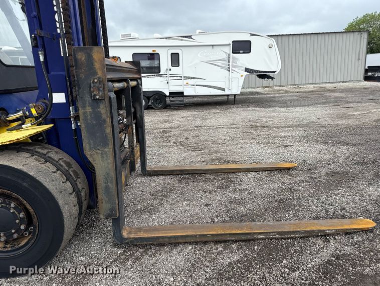 image for item EG5861 1999 Komatsu FD 135-6 forklift