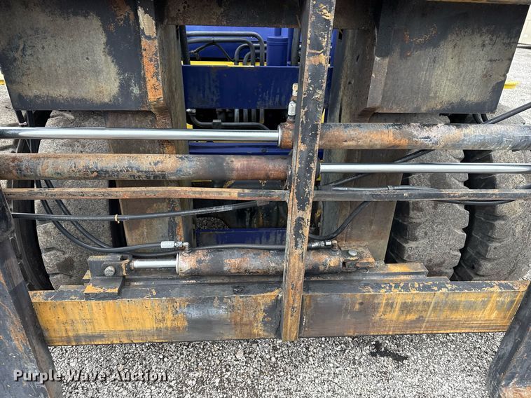 image for item EG5861 1999 Komatsu FD 135-6 forklift