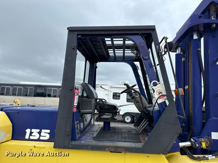 image for item EG5861 1999 Komatsu FD 135-6 forklift