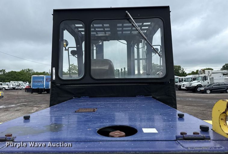 image for item EG5861 1999 Komatsu FD 135-6 forklift