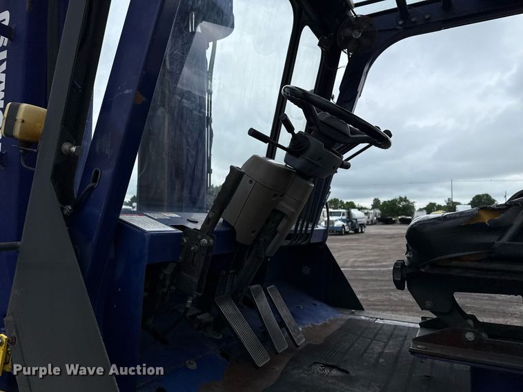 image for item EG5861 1999 Komatsu FD 135-6 forklift