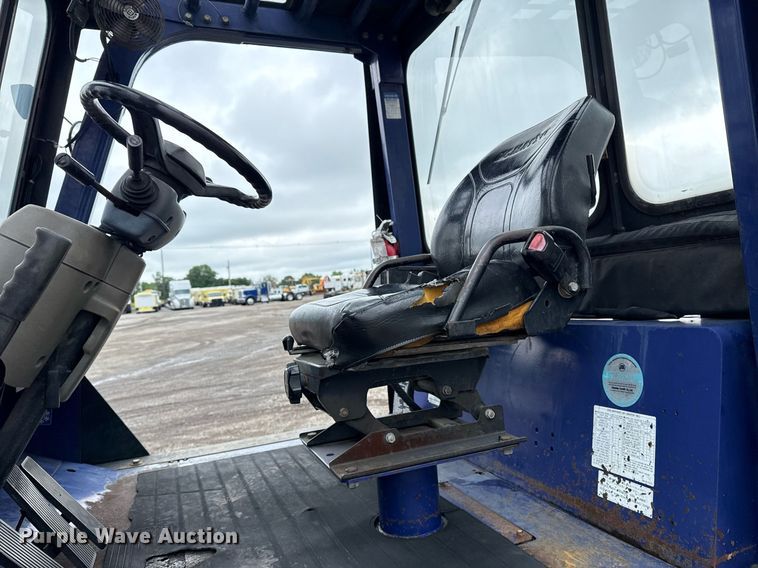 image for item EG5861 1999 Komatsu FD 135-6 forklift