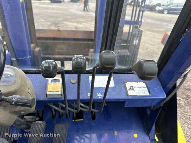 image for item EG5861 1999 Komatsu FD 135-6 forklift