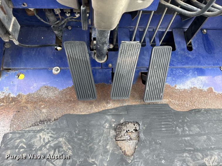 image for item EG5861 1999 Komatsu FD 135-6 forklift