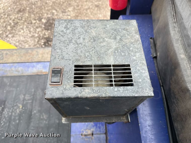 image for item EG5861 1999 Komatsu FD 135-6 forklift