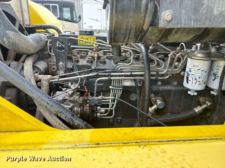 image for item EG5861 1999 Komatsu FD 135-6 forklift