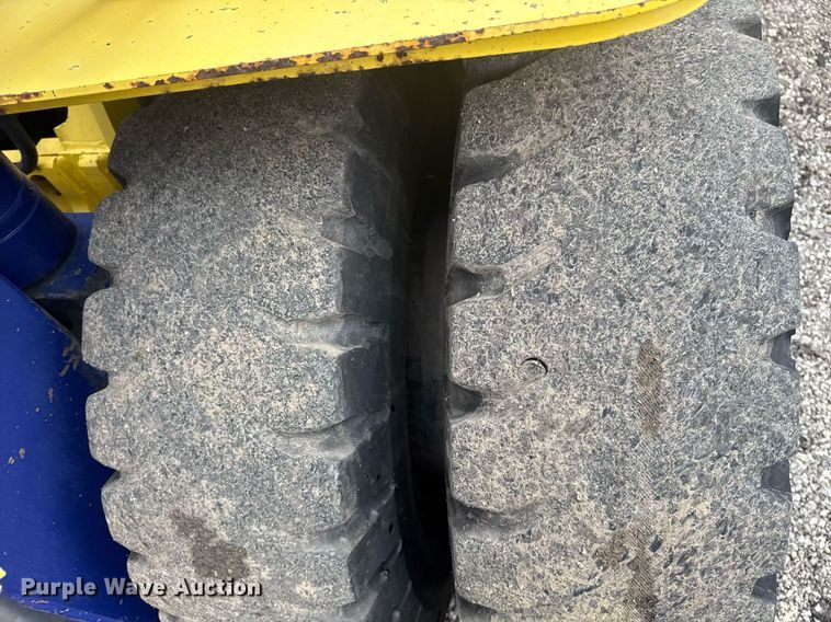 image for item EG5861 1999 Komatsu FD 135-6 forklift