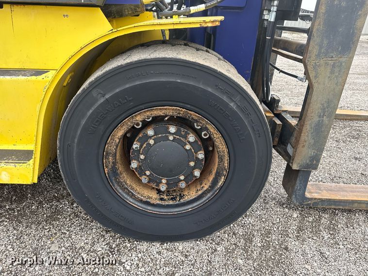 image for item EG5861 1999 Komatsu FD 135-6 forklift