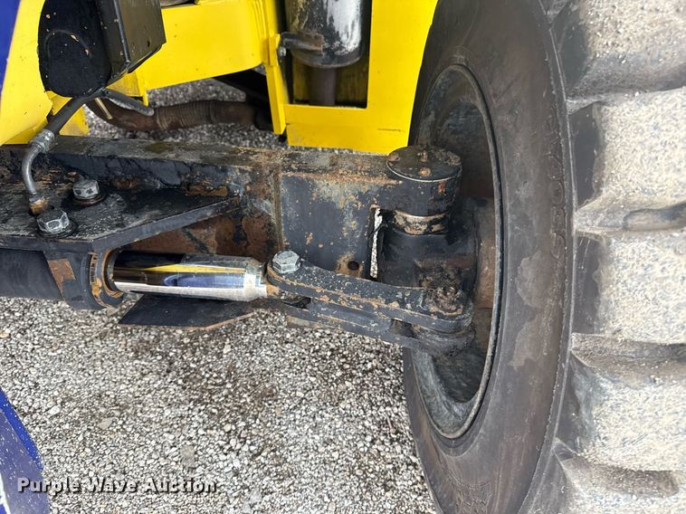 image for item EG5861 1999 Komatsu FD 135-6 forklift